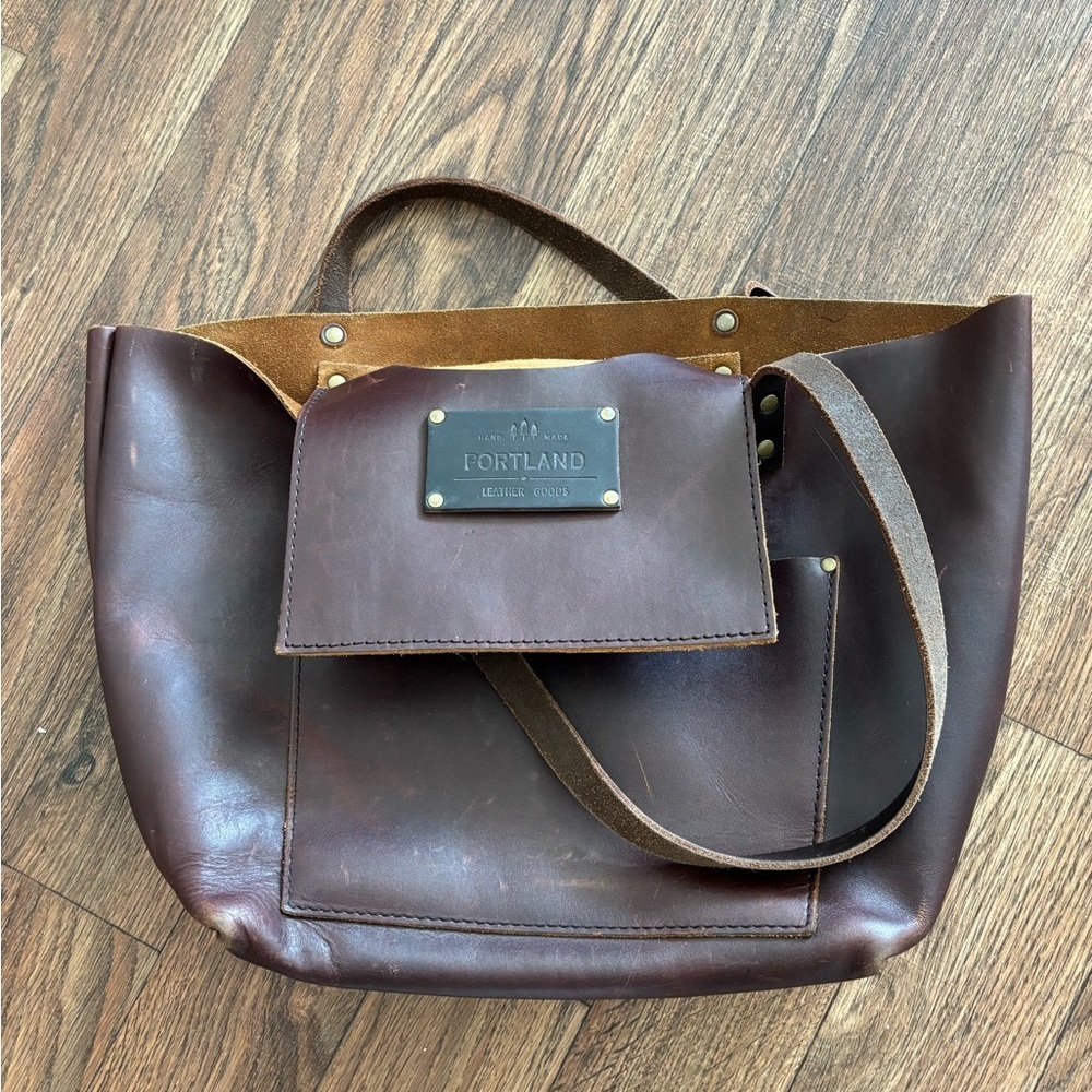 Portland Leather Handmade Classic Medium Tote Bag - Picture 14 of 14
